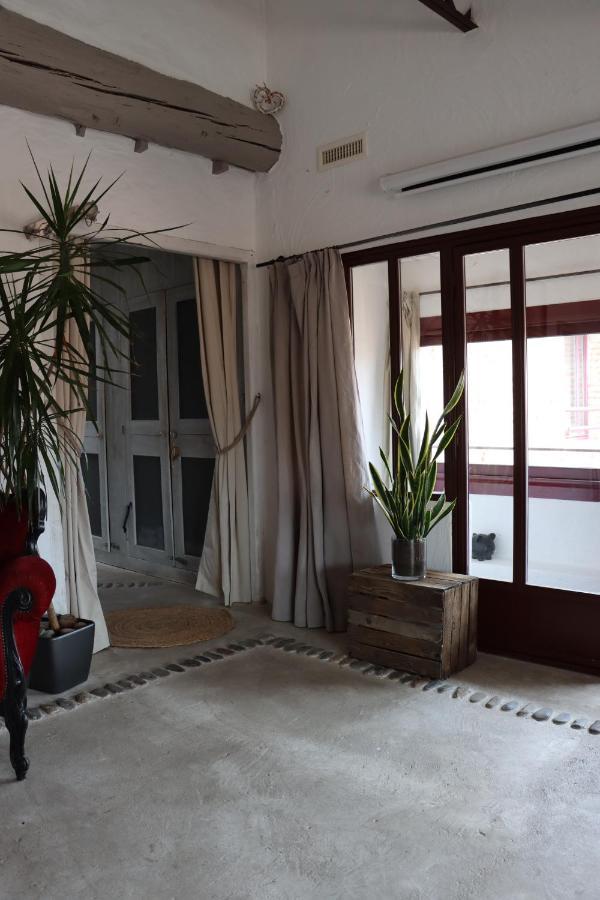 Grand Loft De Charme, Place Du Village A Thuir Exteriér fotografie